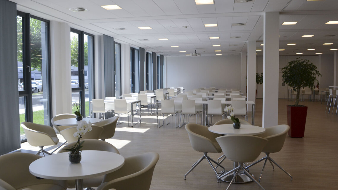 Bandtransportmaschine beim TÜV