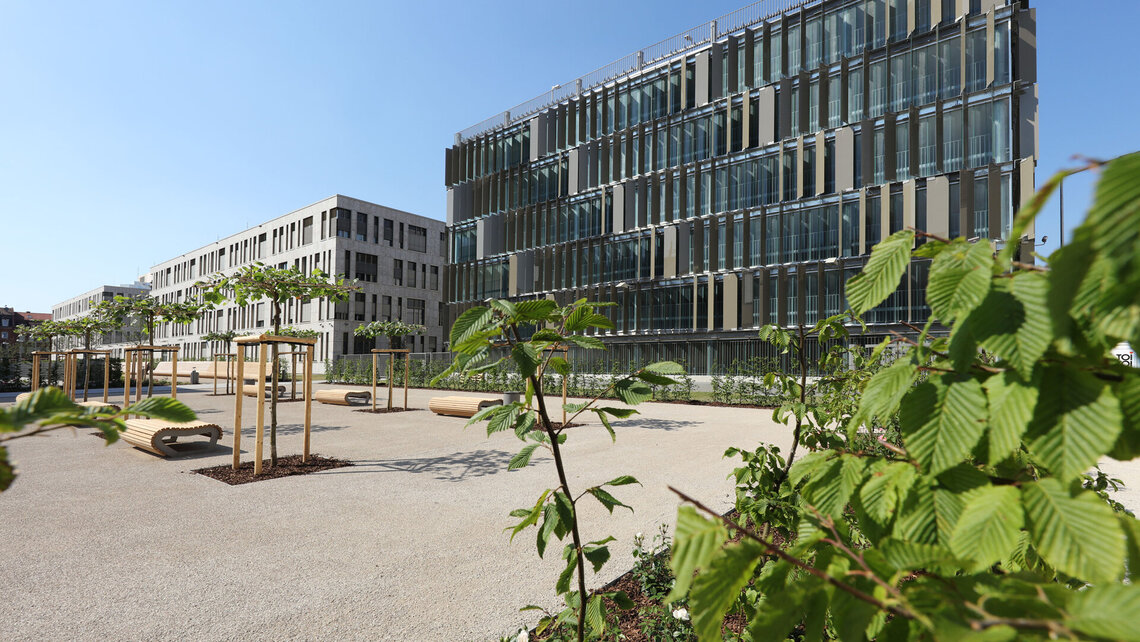 DATEV moderne Außenanlage