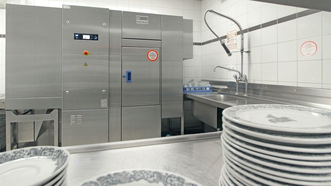 Hotel Ritter basket transport machine