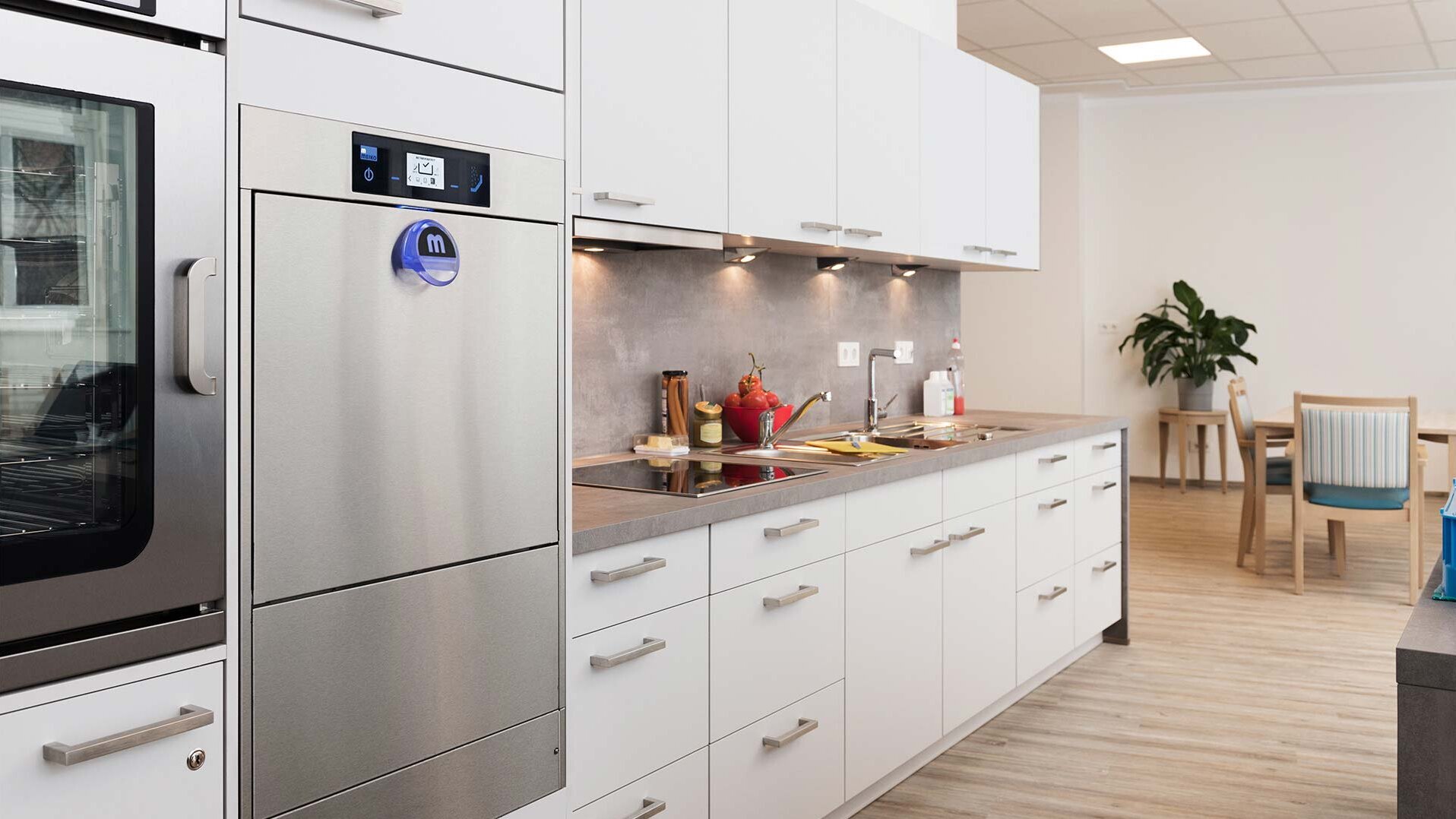 老人护理共用厨房