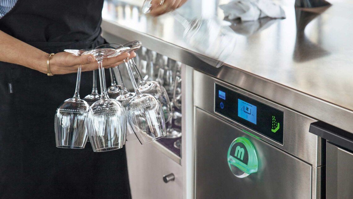 M-iClean U dishwashing machines produce sparkling and odourless glasses