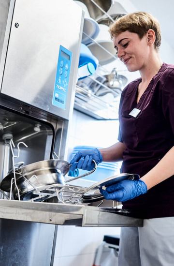 医院、治疗和康复中心以及养老院，疗养院