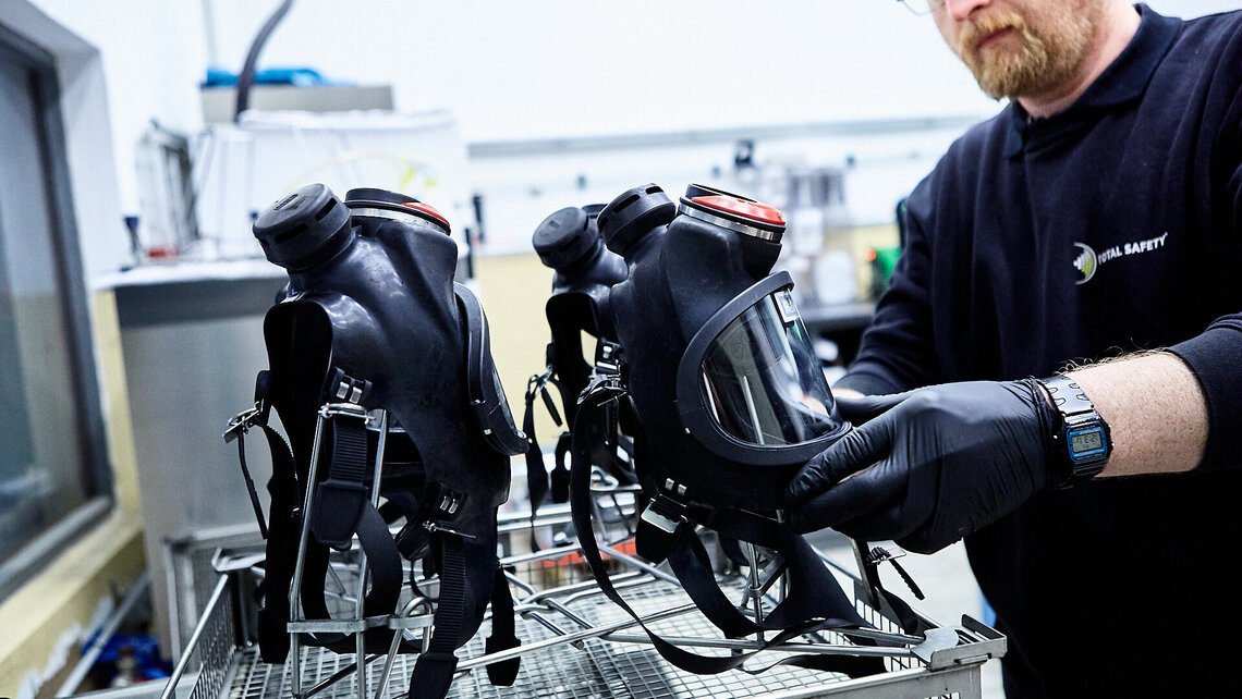 Professionelle Reinigung von Persönlicher Schutzausrüstung