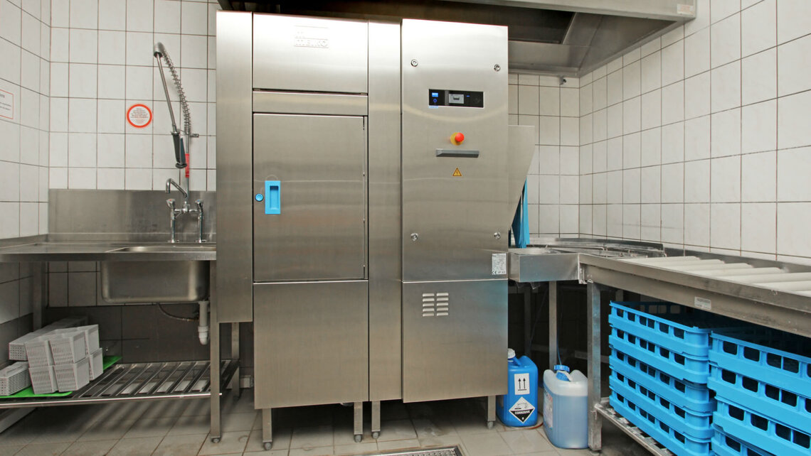 UPster rack transport dishwasher