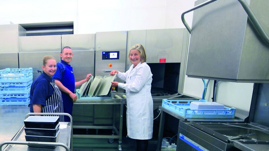 school catering rack transport dishwasher