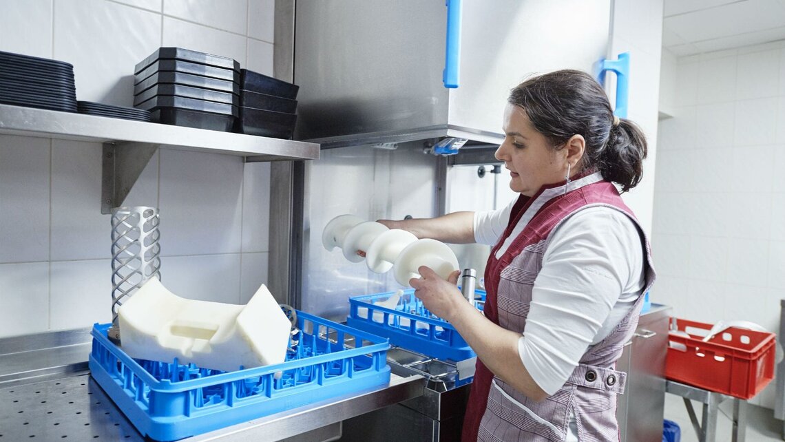 Spülmaschine in Metzgerei Schaufler Online-Metzgerei setzt auf Spülmaschine M-iClean H