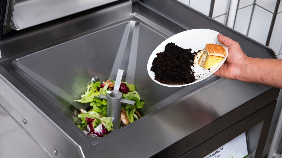 Kitchen waste is shredded in the BioMaster and fed into a storage tank