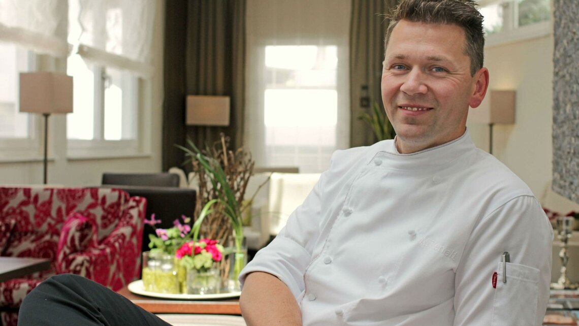 Hotel Ritter - Hood type dishwashing machine