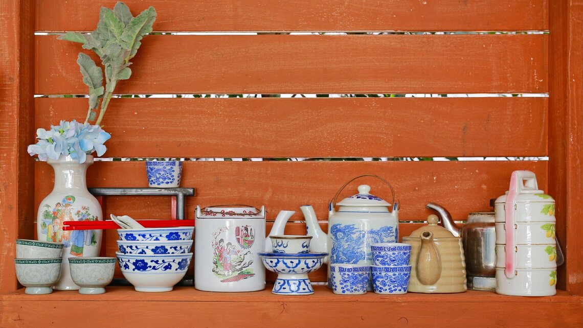 Delicate China demands a soft detergent