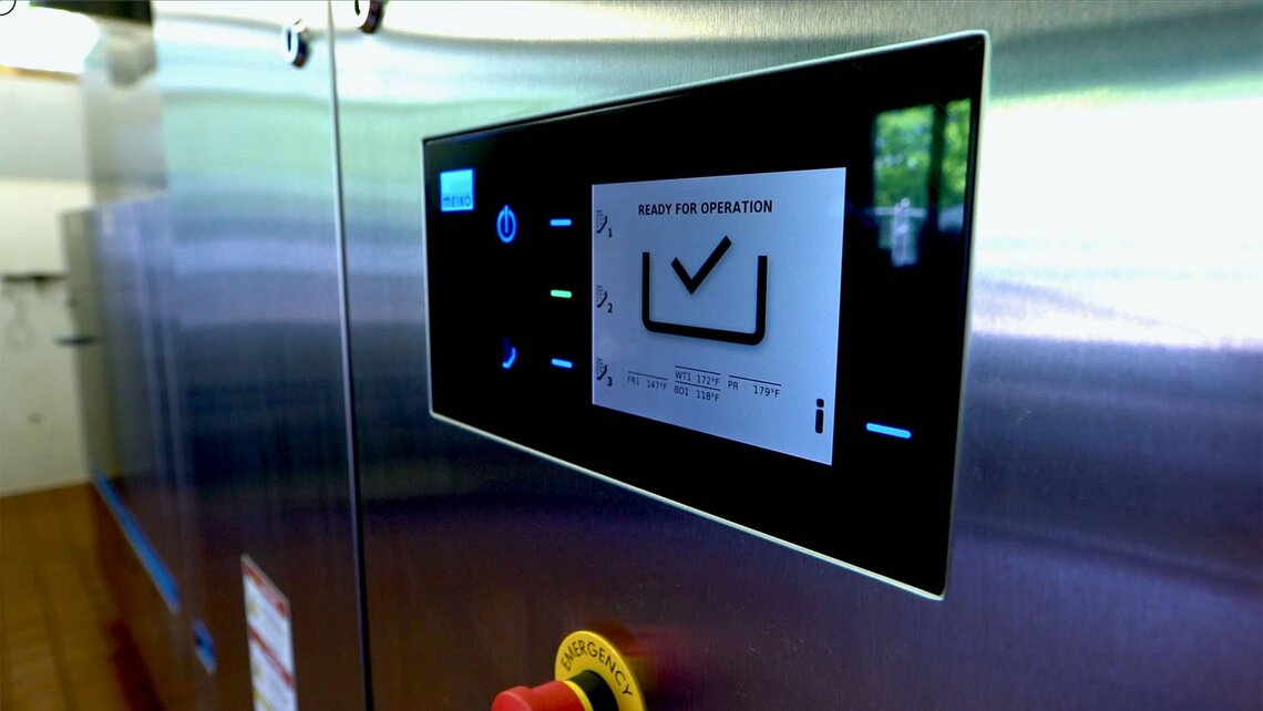 cleaner dishes with MEIKO